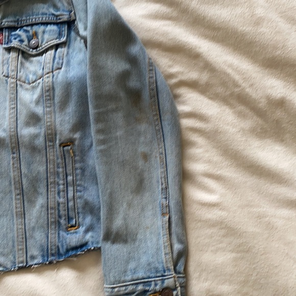 Levi’s Denim Trucker Jacket - Cropped - Picture 5 of 5